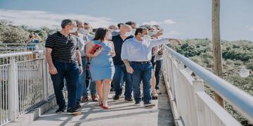 El gobernador de la provincia de Misiones, Dr. Herrera Ahuad, visitó la ciudad de Puerto Iguazú.