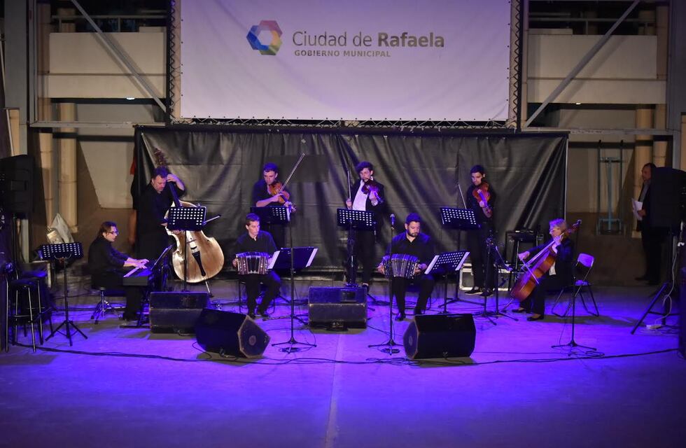 Brillante homenaje al tango en víspera de su día nacional