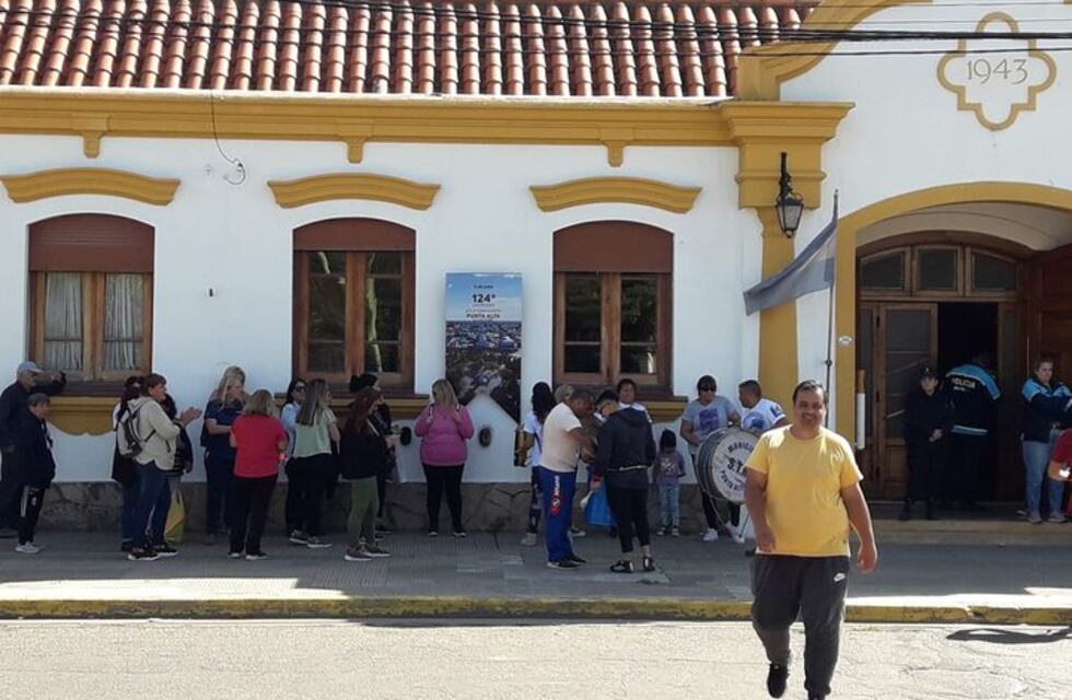 Continúa el paro de trabajadores municipales y habrá una nueva movilización