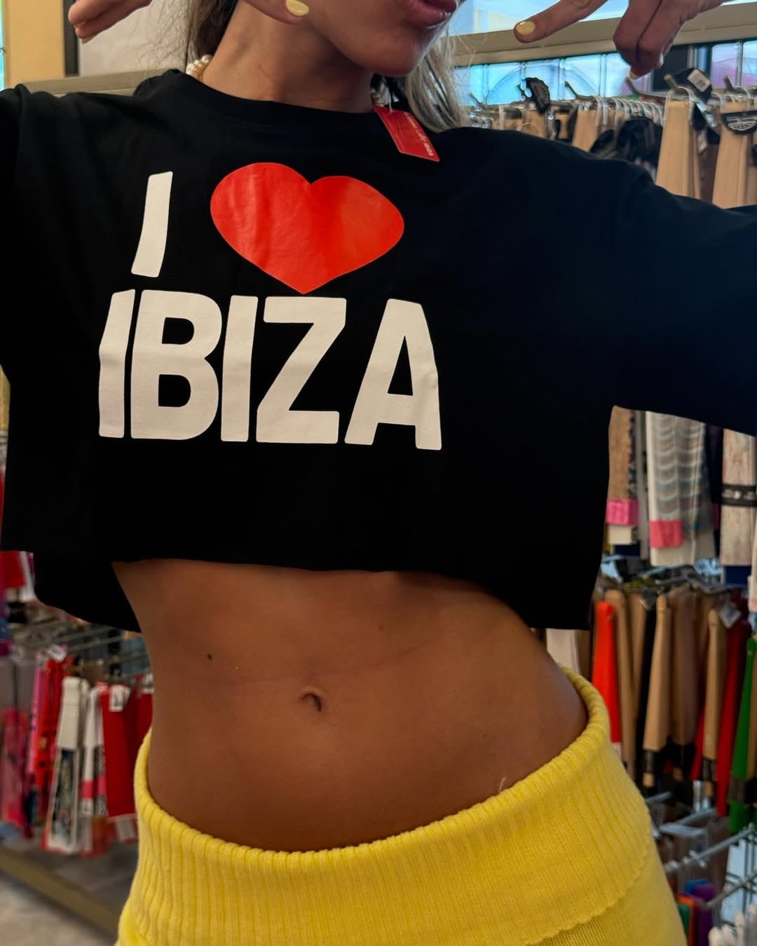 Lola Latorre conquistó con sus looks desde Ibiza