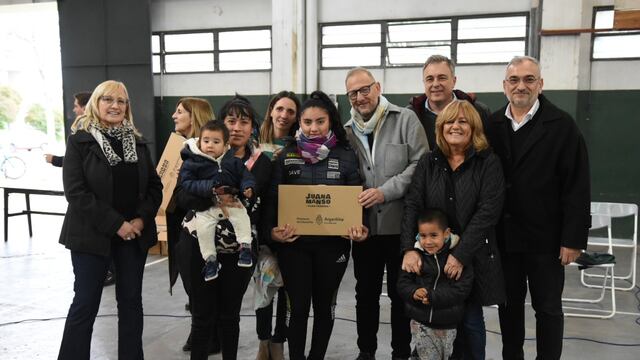 Entregaron netbooks del Plan Conectar Igualdad en la Escuela "Mario R. Vecchioli"