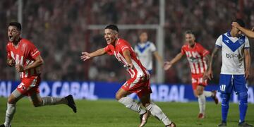 Instituto y Vélez, en el Monumental de Alta Córdoba, por la undécima fecha de la Liga Profesional. (Facundo Luque / La Voz)