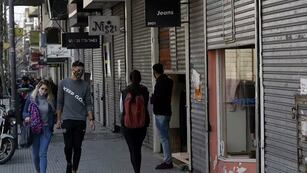 Comerciantes cierran los locales de Avenida Avellaneda por temor a los saqueos