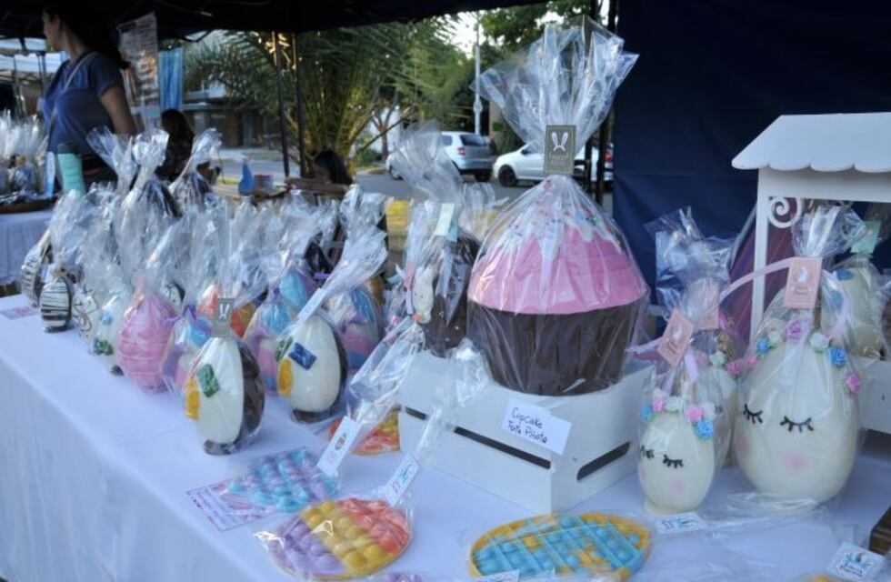 Feria de chocolate en Guaymallén: huevos de Pascua hechos por emprendedores