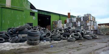 Iriarte recorrió el predio de acopio de materiales para reciclar