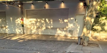 La policía de Rosario reportó una balacera frente al supermercado Único, en Lavalle al 2500. El negocio pertenece a la familia de Antonela Roccuzzo.