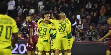 Los goles del Tiburón los convirtieron Cauteruccio y Maciel, mientras que Acosta había abierto el marcador para Lanús.
