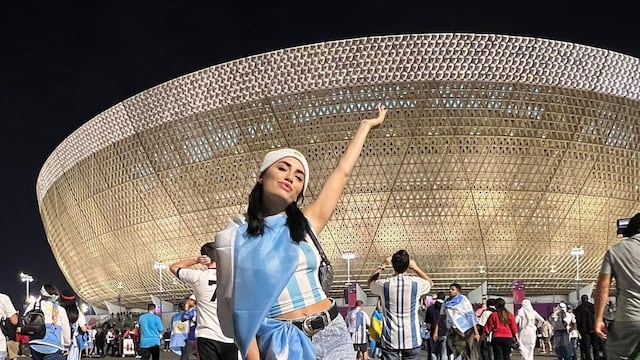 Lali Espósito deslumbró con la celeste y blanca en Qatar.