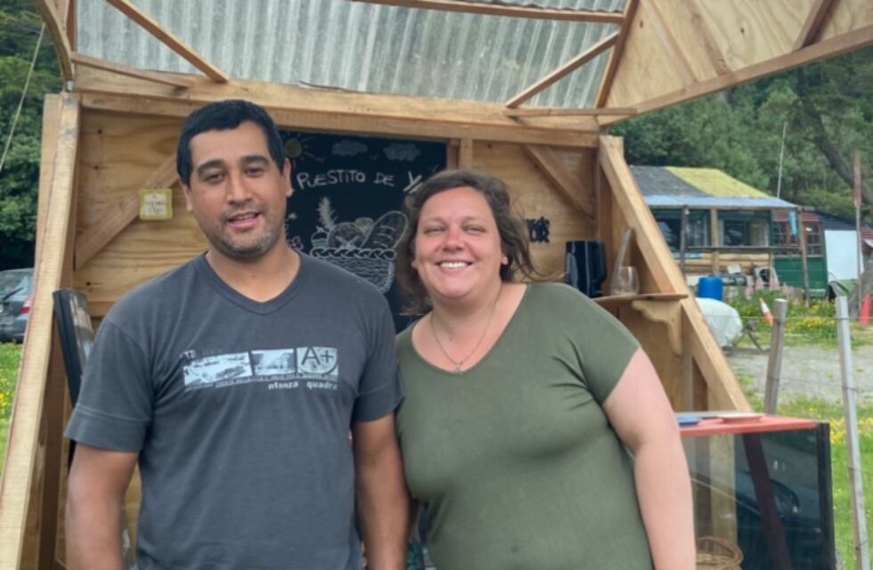 Andrés, el pescador mendocino que abrió su negocio familiar en el puerto más austral del mundo