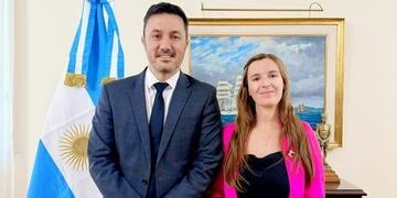 La diputada rosaleña Abigail Gómez presentó al ministro de Defensa su proyecto para la reactivar los Arsenales de Puerto Belgrano.