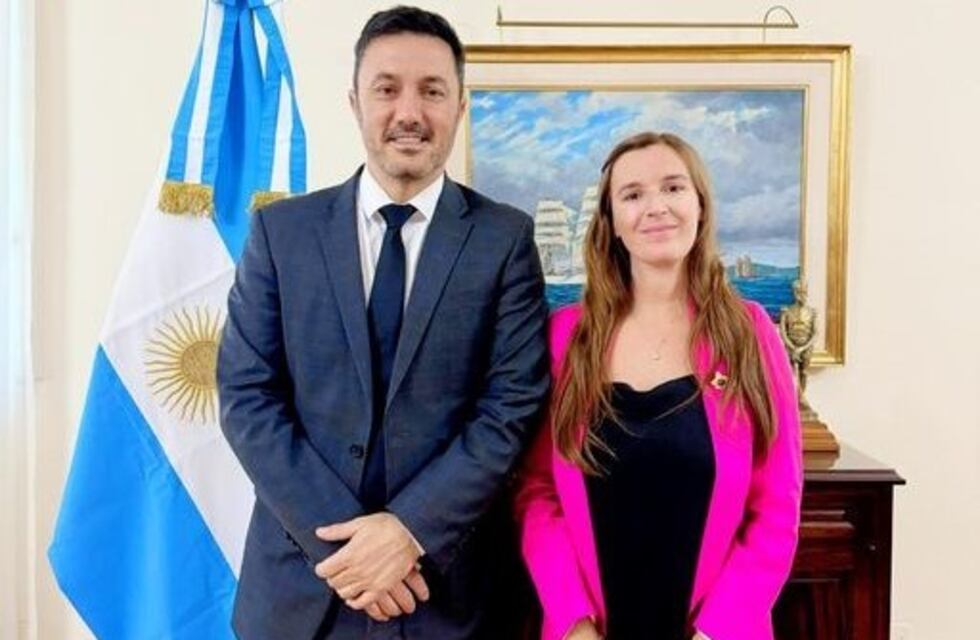 Puerto Belgrano: Abigail Gómez presentó su proyecto para la apertura de Arsenales