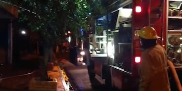 Investigan un presunto incendio provocado en un garaje de una casa en Puerto Rico.