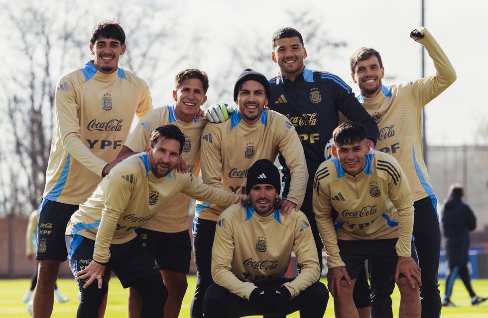 Belgrano: el “Nano” Troilo con Lionel Messi, en sus días de película con la Selección