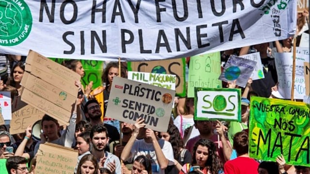 Comienzan a reclaman en nombre de la iniciativa 245 de Jóvenes por el clima / Gentileza