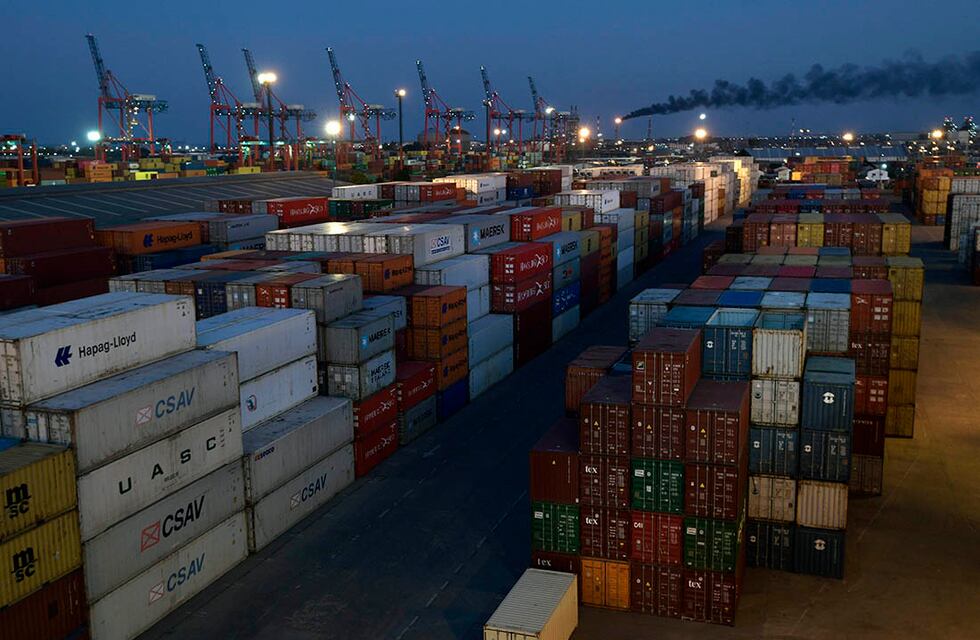 Sergio Massa anunció que abrirá las importaciones para aquellas empresas que usen sus propios dólares