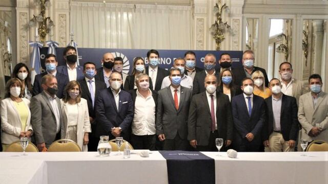 Capitanich estuvo acompañado de intendentes, legisladores, senadores y funcionarios del Chaco.