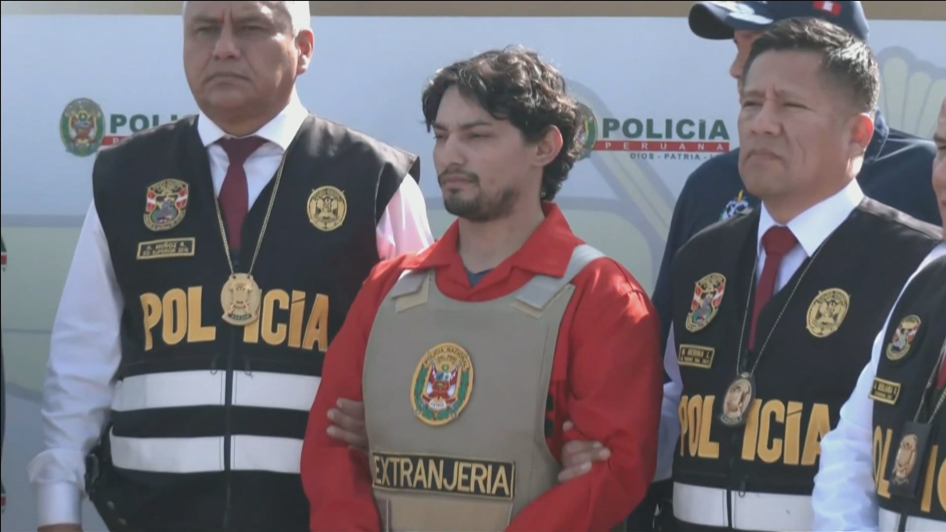 En medio de un importante operativo, Matías Ozorio fue trasladado a la Argentina. (Captura)