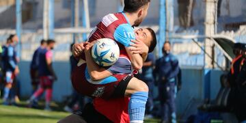El festejo de Garnerone en el 1-0 de la Academia sobre Juventud Unida. (Prensa Racing)