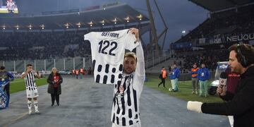 La despedida de Julio Buffarini de Talleres. Sus compañeros e hinchas homenajearon al lateral volante, que rescindió contrato.