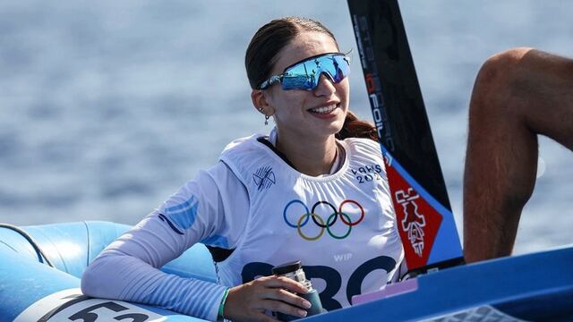 La cordobesa Chiara Ferreti en su primer juego olímpico. A sus 17 años, participa en el windsurf femenino. (@worldsailingofficial)