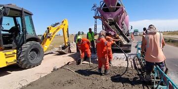 Realizan trabajos de reparaciones en la Autovía Punta Alta - Bahía Blanca.
