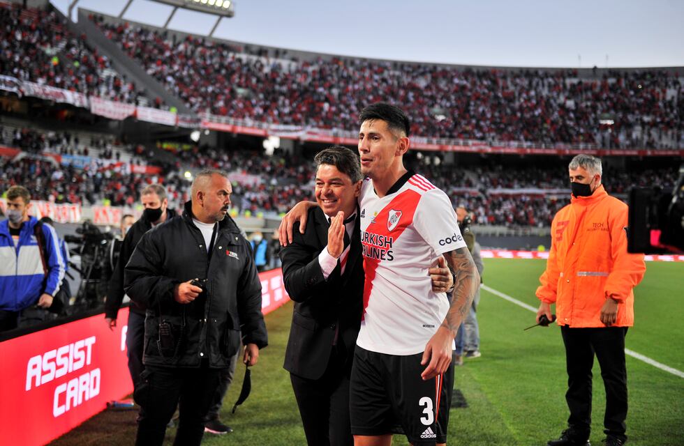 River aprovechó la caída de WhatsApp, Facebook e Instagram para festejar el triunfo contra Boca