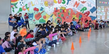 El centro comunitario celebra su trabajo con niños y niñas, como espacio de prevención y encuentro social.