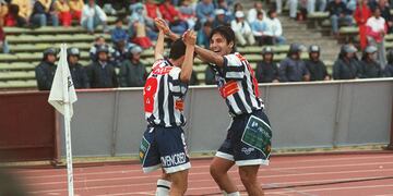 Festejo de Talleres en la "Final del siglo" contra Belgrano.