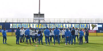 El Kily González mantuvo una charla con los jugadores canallas en su primera práctica