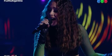 Cecilia Mirábile compitió en los Knockouts y pasó a la próxima etapa de La Voz Argentina.