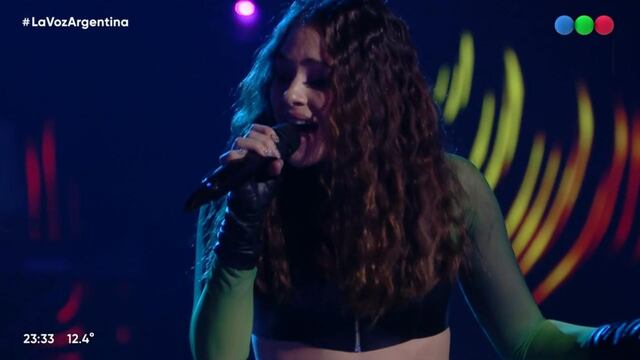 Cecilia Mirábile compitió en los Knockouts y pasó a la próxima etapa de La Voz Argentina.