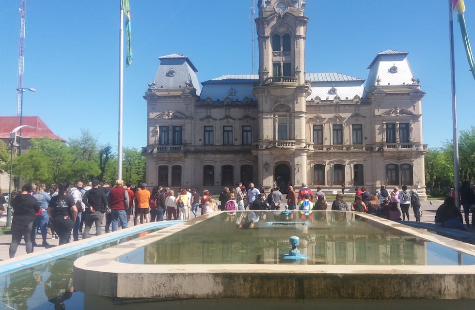 Recorrido Guiado por la Plaza San Martín de Tres Arroyos