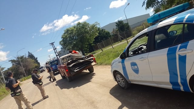 La camioneta en actitud sospechosa que fue detenida por personal de la GUR