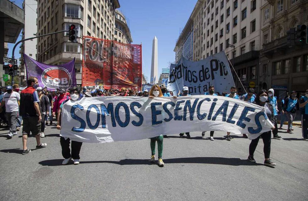 Daniel Arroyo confirmó que son 70 mil las vacunas contra el coronavirus que reclaman movimientos sociales