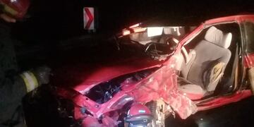 Accidente de gravedad sobre Ruta 19 entre un automóvil y un camión