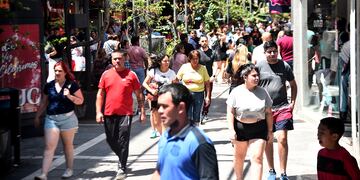 Lanzan un beneficio para quienes utilicen el transporte urbano y hagan compras en el Centro de Córdoba.