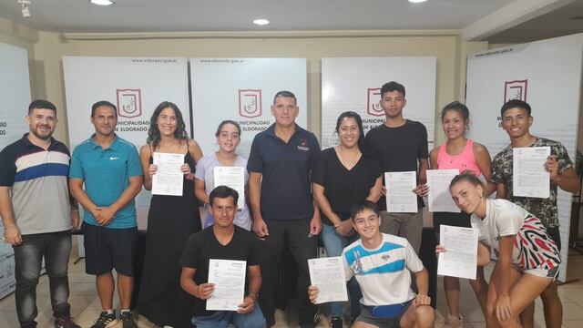 La Municipalidad de Eldorado hizo entrega de Becas Deportivas a los atletas de alto rendimiento de la ciudad