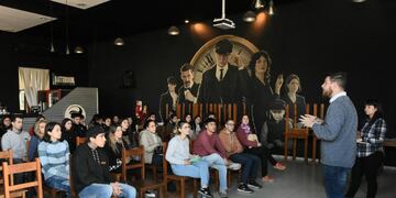 Charla sobre cómo realizar o actualizar un CV