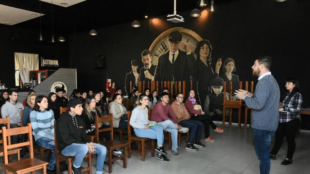Charla sobre cómo realizar o actualizar un CV