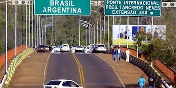 Puerto Iguazú: continúan las demoras para ingresar al país por el Tancredo Neves.