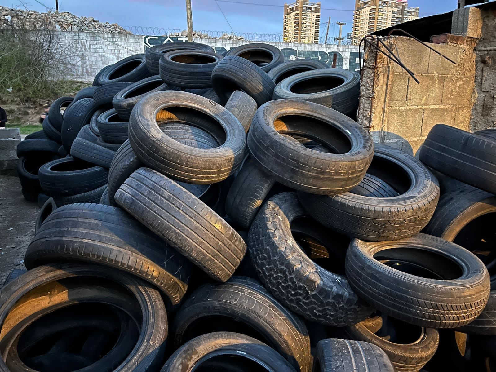 Cubiertas secuestradas por denuncias en la zona de los edificios de Gama.