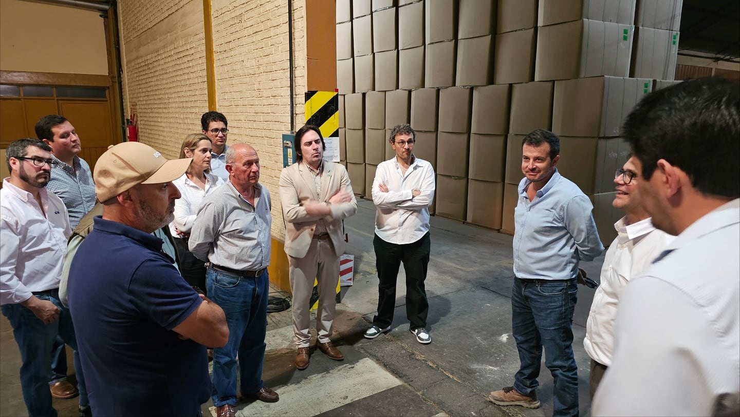 Principales autoridades de la denominada Mesa de Enlace del sector agrario nacional estuvieron en Perico para visitar las instalaciones de la Cooperativa de Tabacaleros de Jujuy y reunirse con directivos de la entidad.