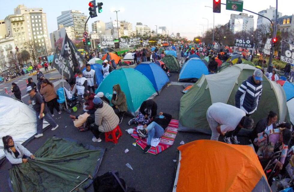 Se levantó el campe piquetero luego de tres días bloqueando la 9 de Julio: cuáles son las nuevas medidas anunciadas