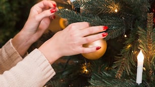 No es el rojo: cuál es el color de uñas que tendencia para usar esta Navidad 2025