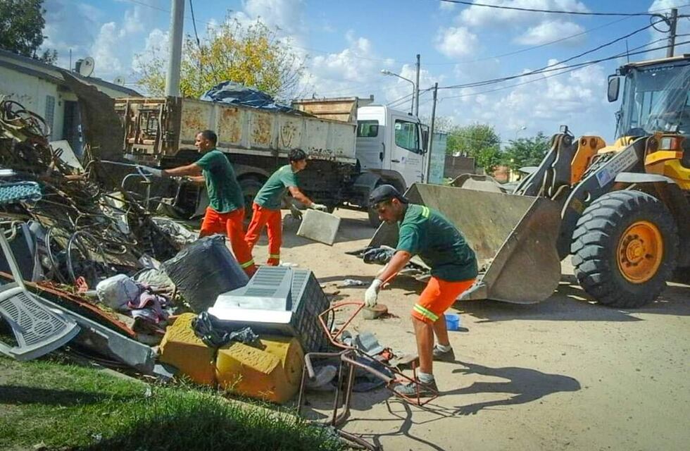 Continúa la descacharrización para la prevención de dengue en la ciudad