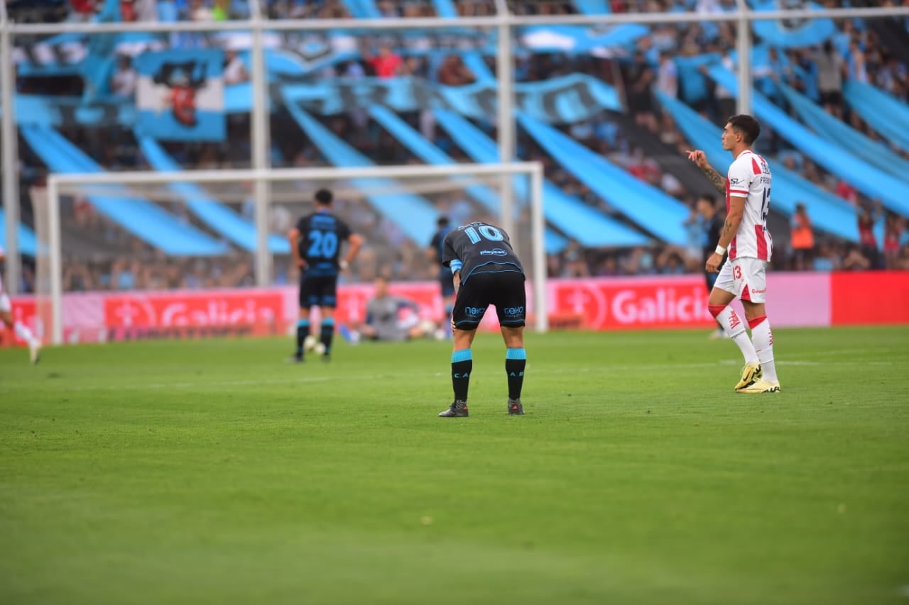 Belgrano vs. Unión, este lunes en el Gigante de Alberdi. (Javier Ferreyra / La Voz)