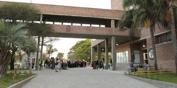 El cartel apareció a horas de las elecciones