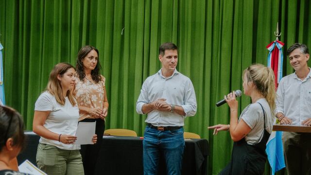 Entrega de certificados de cursos de verano y microcréditos de Rafaela Impulsa