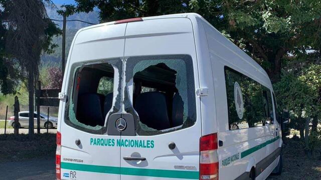 Así quedó la camioneta en la que viajaba Alberto Fernández. (Foto: web)