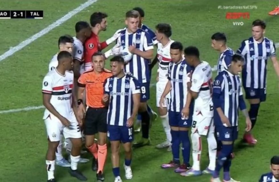 Escándalo en Talleres: un jugador rompió en llanto y denunció xenofobia
